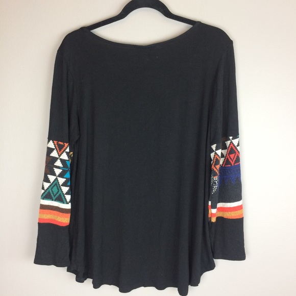 X Christian Caliendo Aztec black top - Picture 5 of 6